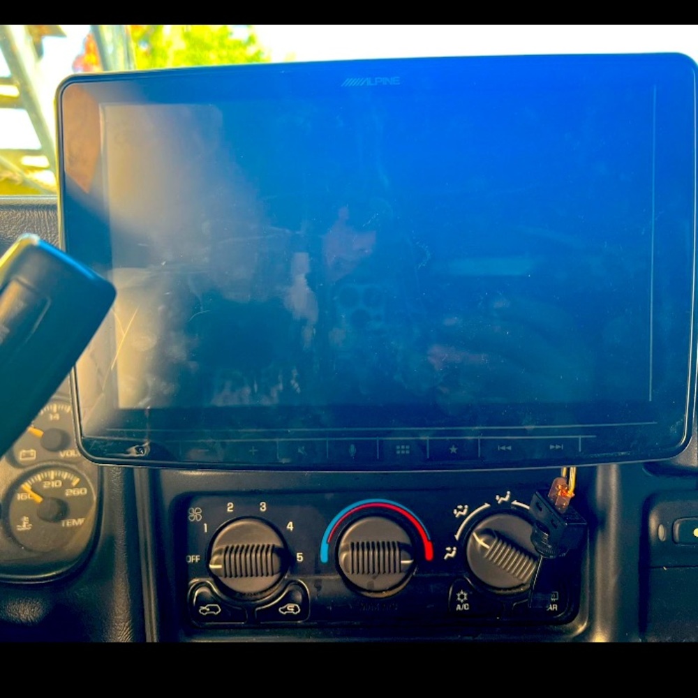 Alpine 9 inch halo screen ilx-f309